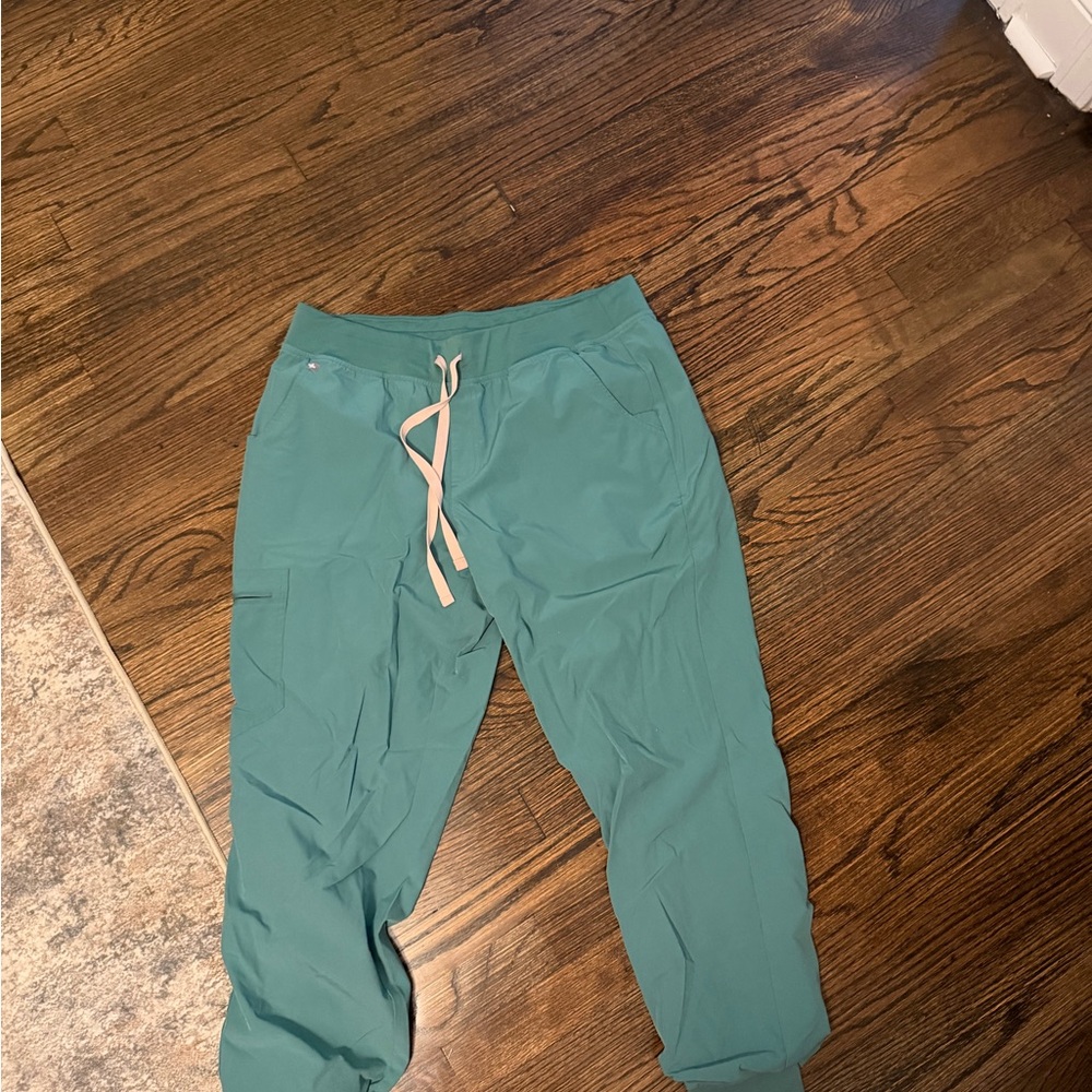 Figs eucalyptus Jogger scrubs freex material